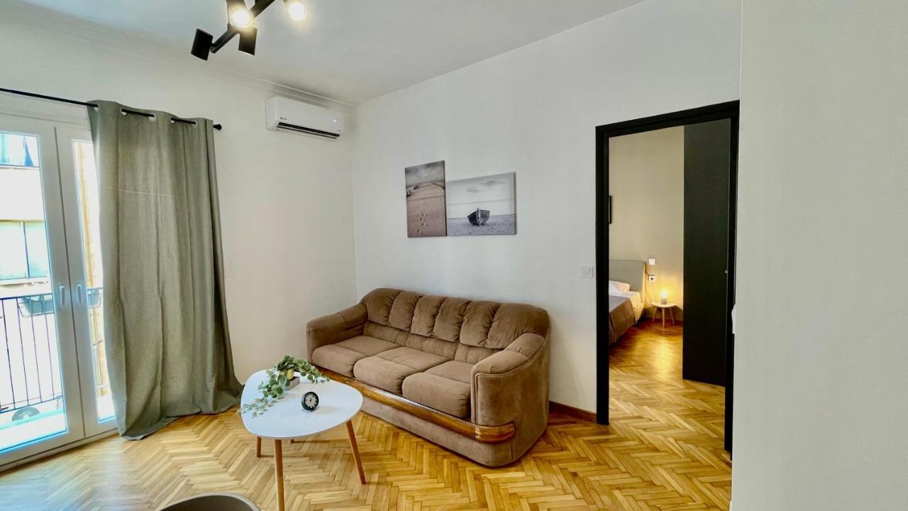 Gorgeous Renovated Apt. Close To Metro And Cultural Sites! 아테네 외부 사진