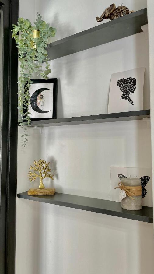 Gorgeous Renovated Apt. Close To Metro And Cultural Sites! 아테네 외부 사진